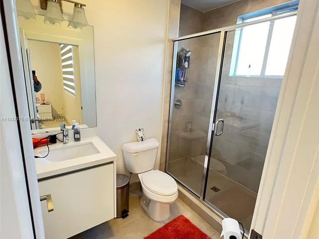 6750 NW 103rd Ave, Doral FL 33178