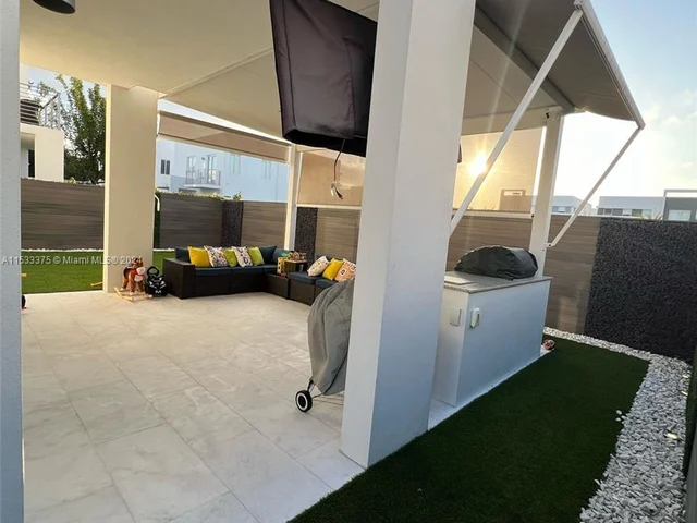 6750 NW 103rd Ave, Doral FL 33178