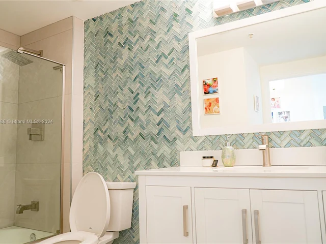 8430 SW 8th St # 504B, Miami FL 33144