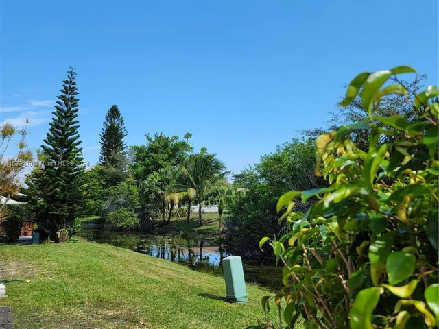 4007 Coral Springs Dr # 14, Coral Springs FL 33065