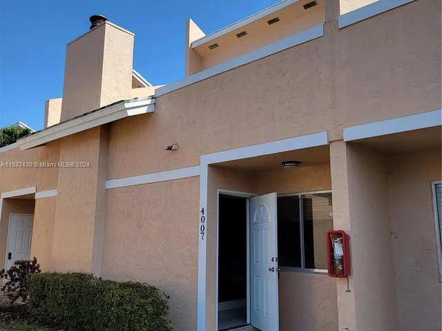 4007 Coral Springs Dr # 14, Coral Springs FL 33065