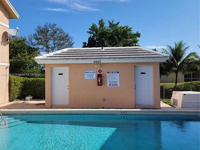 4007 Coral Springs Dr # 14, Coral Springs FL 33065