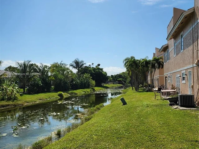 4007 Coral Springs Dr # 14, Coral Springs FL 33065