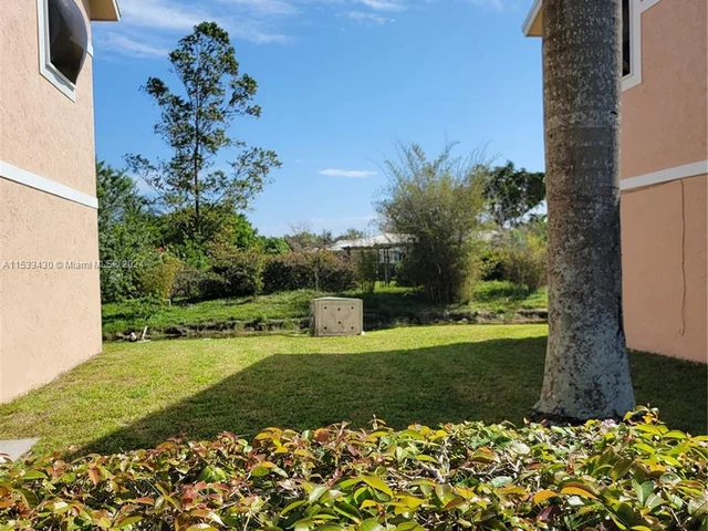 4007 Coral Springs Dr # 14, Coral Springs FL 33065