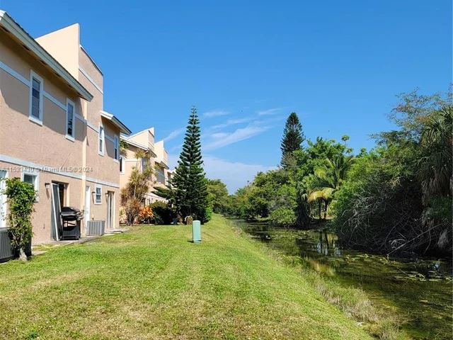 4007 Coral Springs Dr # 14, Coral Springs FL 33065