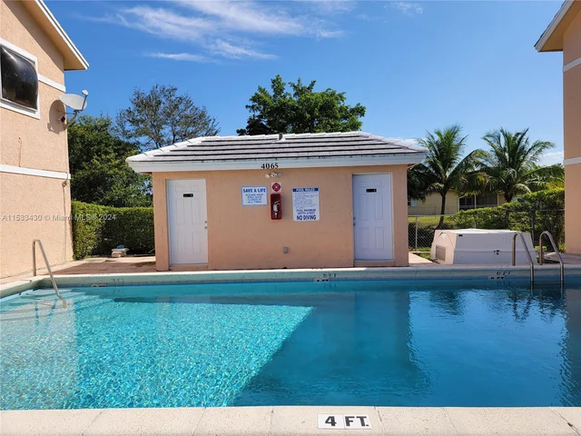 4007 Coral Springs Dr # 14, Coral Springs FL 33065