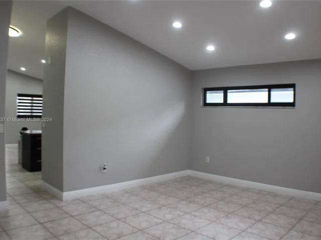 7579 W 31st Ave, Hialeah FL 33018