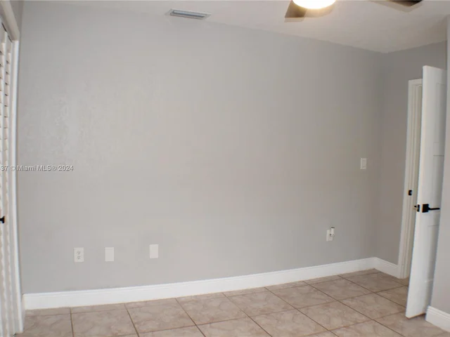 7579 W 31st Ave, Hialeah FL 33018