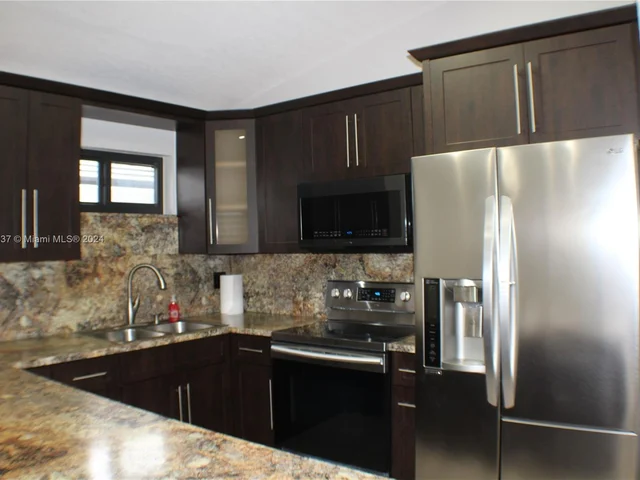 7579 W 31st Ave, Hialeah FL 33018