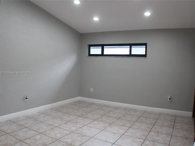7579 W 31st Ave, Hialeah FL 33018