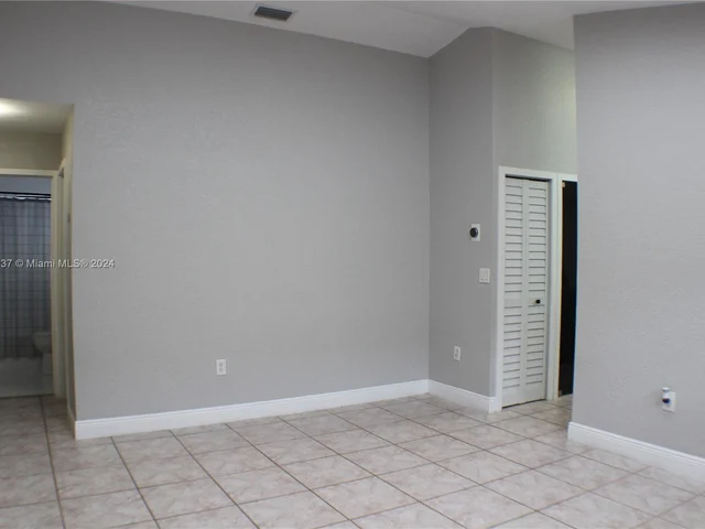 7579 W 31st Ave, Hialeah FL 33018