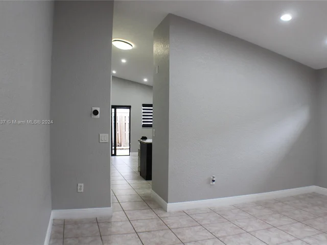 7579 W 31st Ave, Hialeah FL 33018