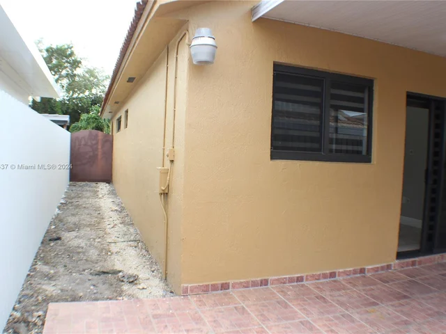 7579 W 31st Ave, Hialeah FL 33018