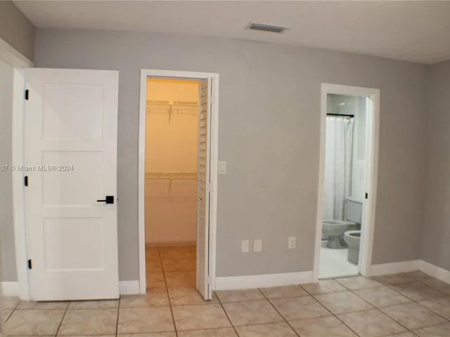 7579 W 31st Ave, Hialeah FL 33018