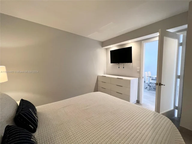 1717 N Bayshore Dr # 2044, Miami FL 33132