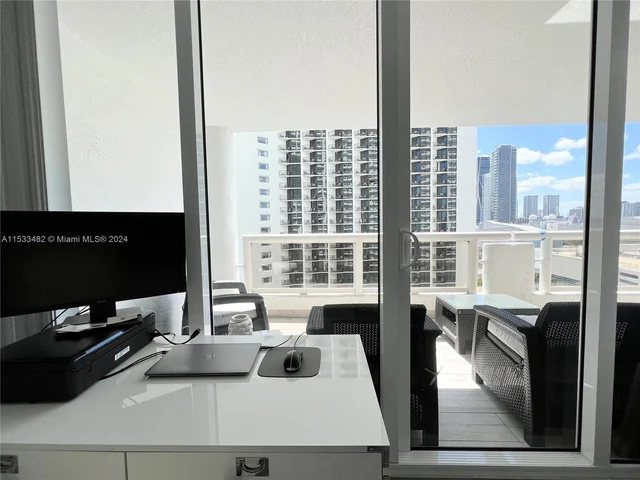 1717 N Bayshore Dr # 2044, Miami FL 33132