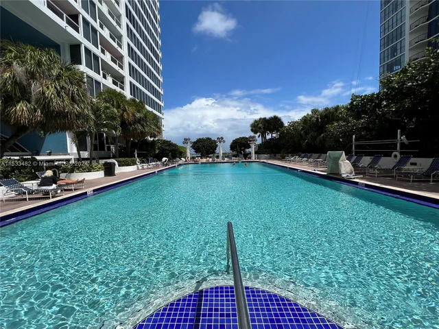 1717 N Bayshore Dr # 2044, Miami FL 33132