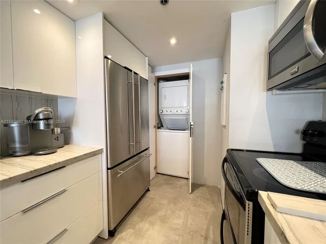 1717 N Bayshore Dr # 2044, Miami FL 33132