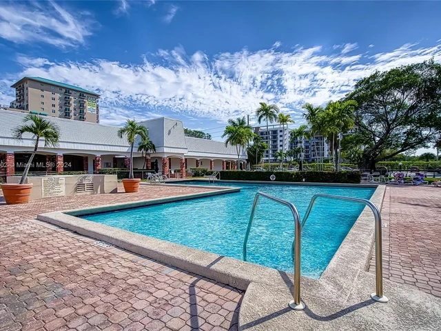 600 NE 2nd St # 113, Dania Beach FL 33004