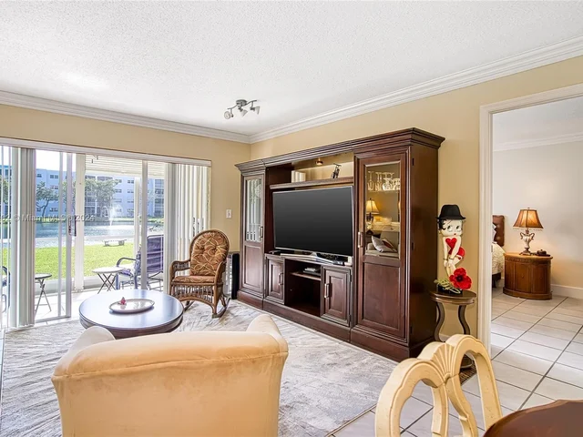 600 NE 2nd St # 113, Dania Beach FL 33004