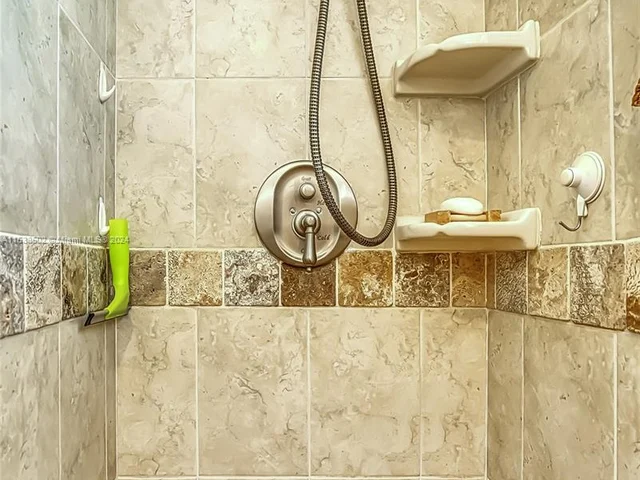 600 NE 2nd St # 113, Dania Beach FL 33004