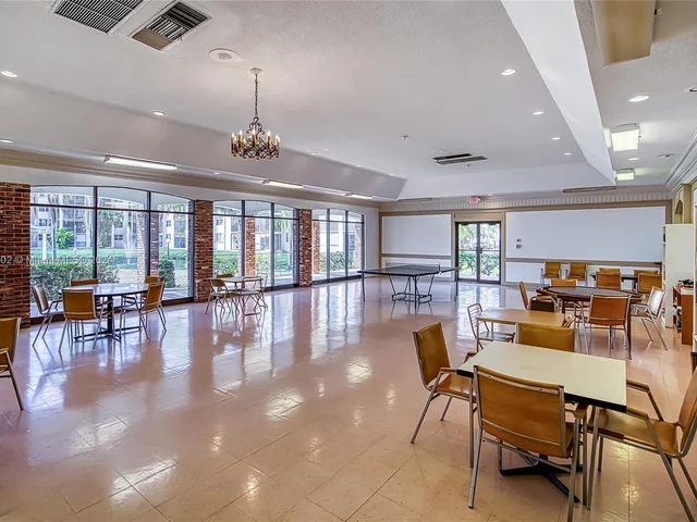 600 NE 2nd St # 113, Dania Beach FL 33004