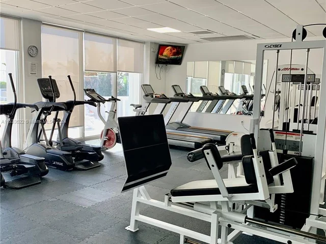 3140 S Ocean Dr # 2105, Hallandale Beach FL 33009