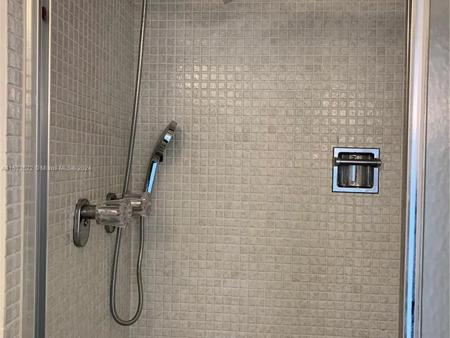 3140 S Ocean Dr # 2105, Hallandale Beach FL 33009