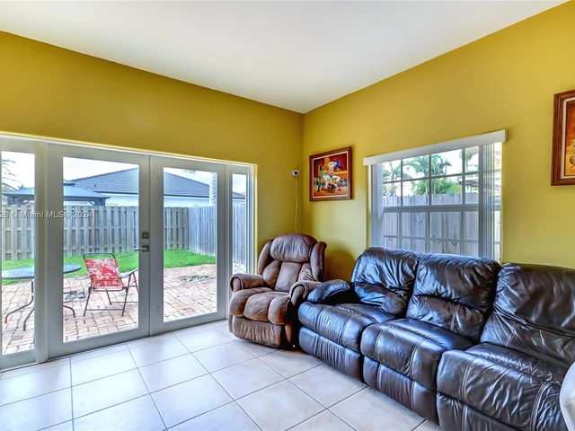 14610 SW 180th St, Miami FL 33177