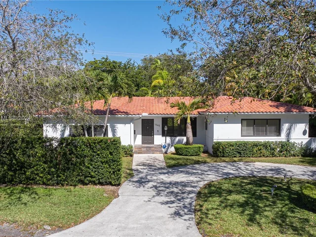 1545 Blue Rd, Coral Gables FL 33146
