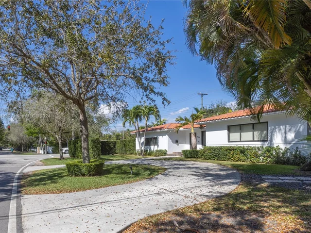 1545 Blue Rd, Coral Gables FL 33146