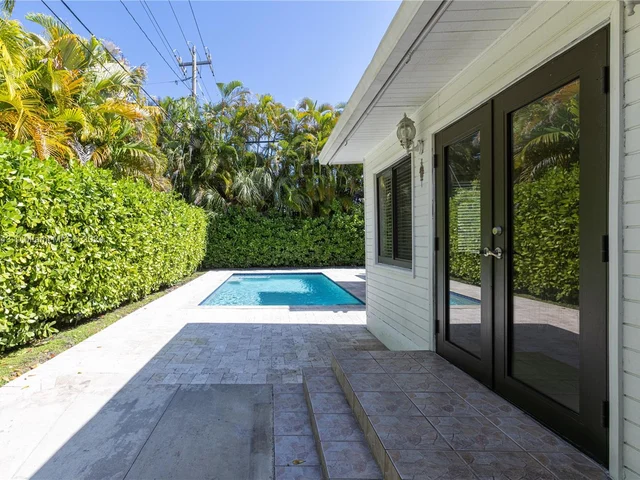 1545 Blue Rd, Coral Gables FL 33146