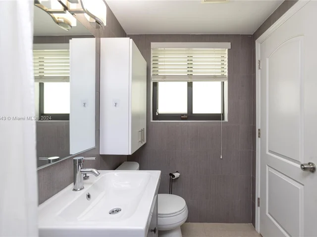 1545 Blue Rd, Coral Gables FL 33146