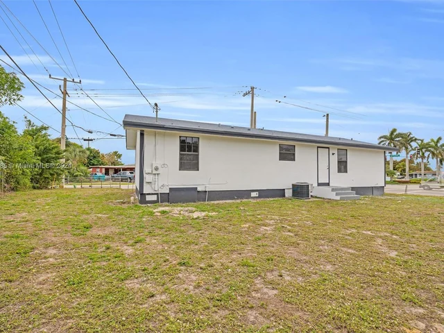 11 NE 17th Ave, Boynton Beach FL 33435