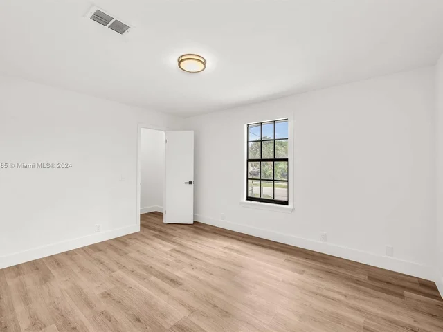 11 NE 17th Ave, Boynton Beach FL 33435