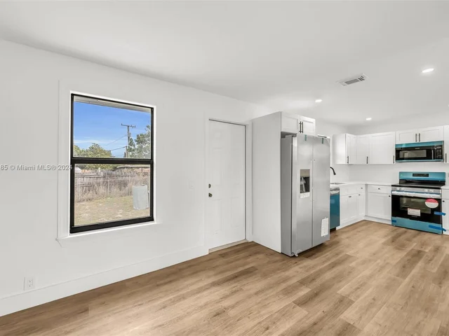 11 NE 17th Ave, Boynton Beach FL 33435