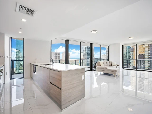 1300 S Miami Ave # 1705, Miami FL 33130