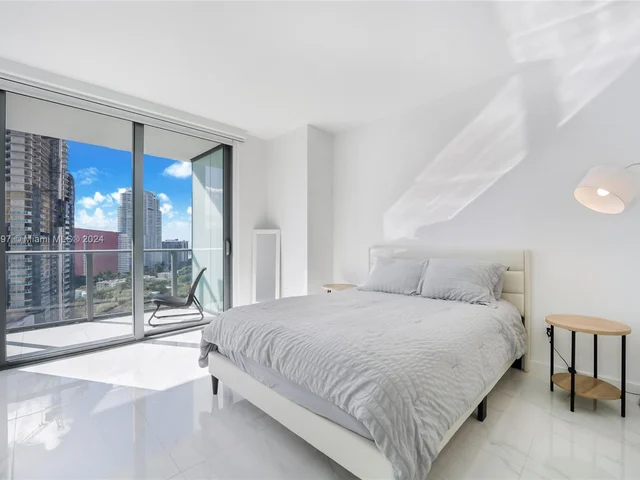 1300 S Miami Ave # 1705, Miami FL 33130