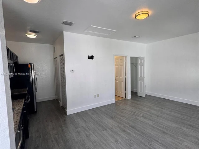 16934 sw SW 92nd St cir, Miami FL 33196