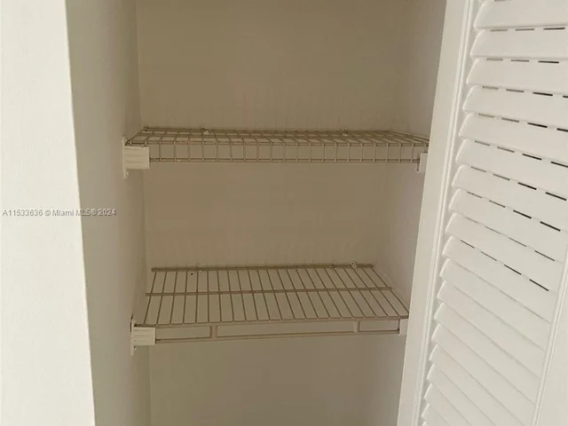 1000 Parkview Dr # 531, Hallandale Beach FL 33009