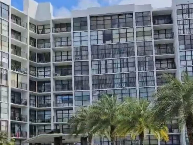 1000 Parkview Dr # 531, Hallandale Beach FL 33009