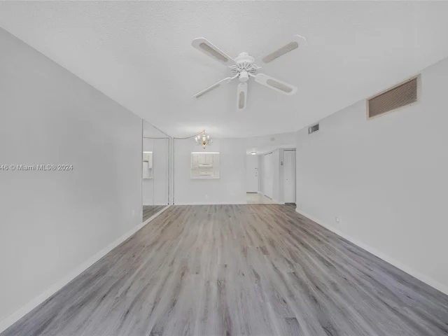 257 S Cypress Rd # 425, Pompano Beach FL 33060