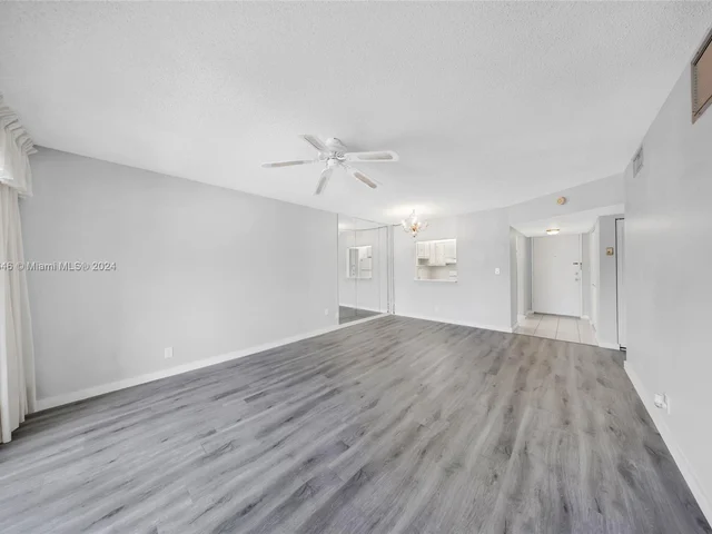 257 S Cypress Rd # 425, Pompano Beach FL 33060