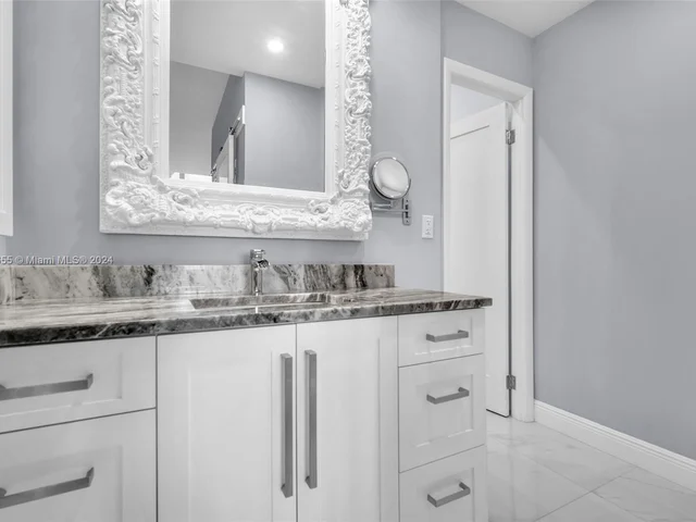 1600 S Ocean Dr, Hollywood FL 33019