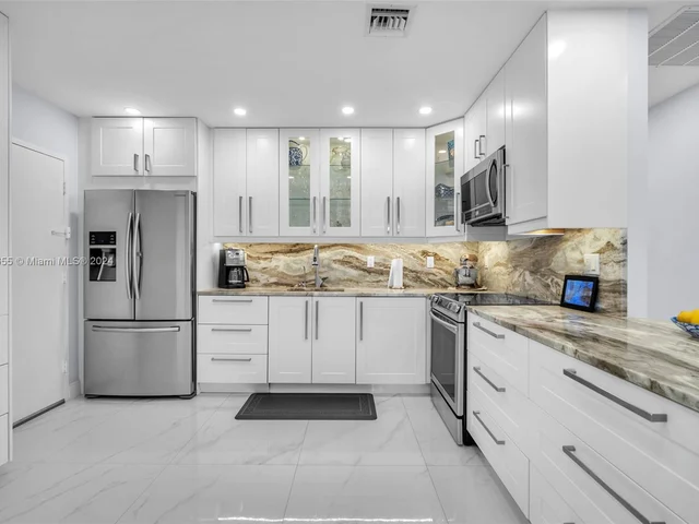 1600 S Ocean Dr, Hollywood FL 33019