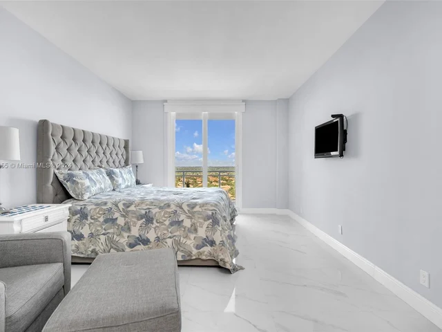 1600 S Ocean Dr, Hollywood FL 33019