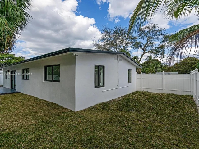 319 NE 12 Ave, Pompano Beach FL 33060