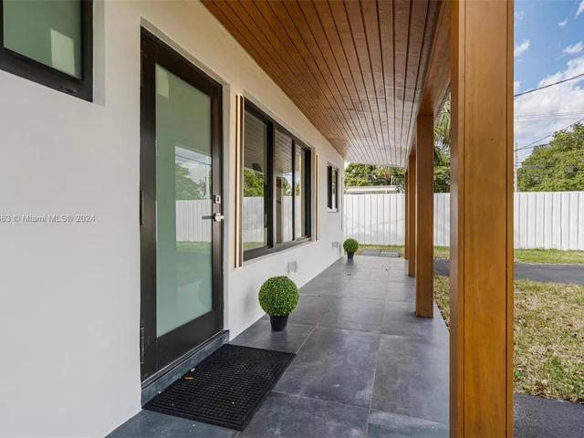 319 NE 12 Ave, Pompano Beach FL 33060