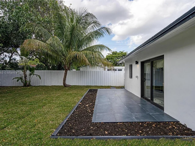 319 NE 12 Ave, Pompano Beach FL 33060