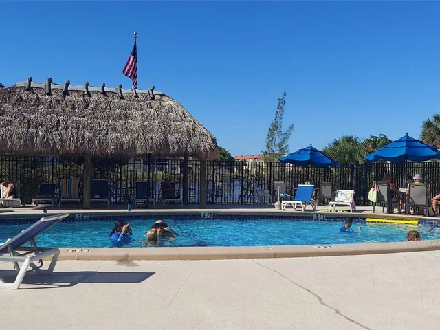 2600 W Sunrise Lakes Dr # 210, Sunrise FL 33322